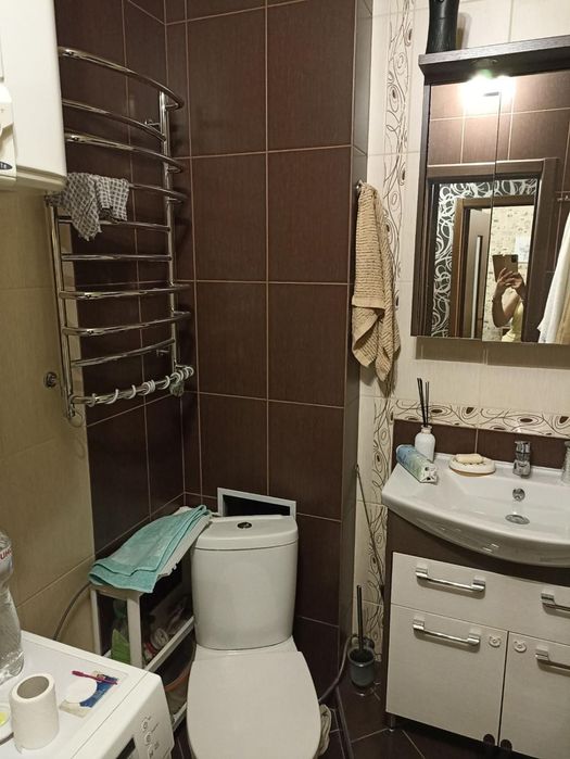 Продам 1-кім. квартиру з ремонтом, 3/10 пов., на вул. Грушевського (3-346-557)