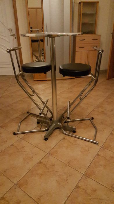 Mesa e cadeiras metalicas