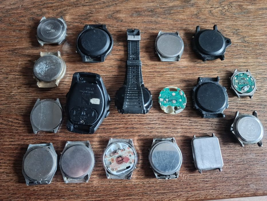 Sprzedam zestaw zegarków elektronicznych na części lata 90te.