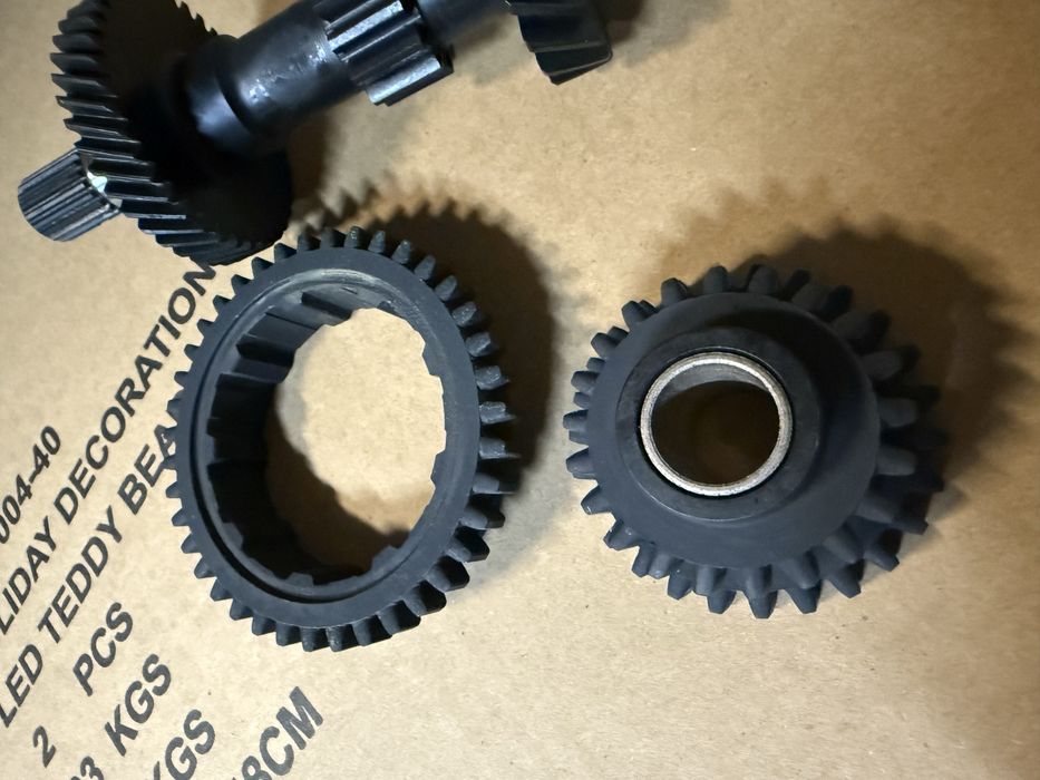 Zestaw choinek skrzyni biegow fiat 126p st el fl NOWY