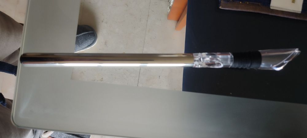 Arrefecedor inox de Vinho com Arejador – Design 2 em 1 gato preto