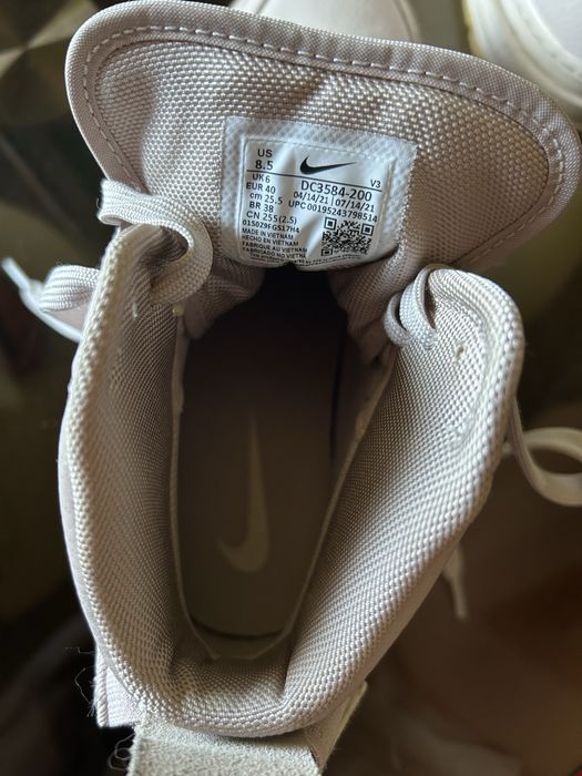 NIKE 40р. Оригінальні ботінки - кросівки високі.