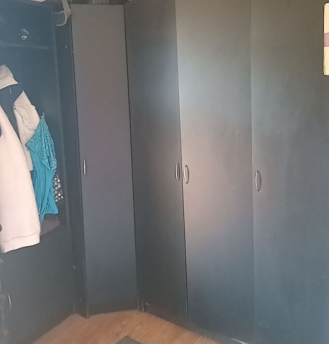 Продам меблі б/в,спальня,кухня,прихожа