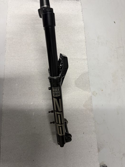 Suspenção Rockshhox ZEB ultimate charger 3.1 RC2 170mm 29”