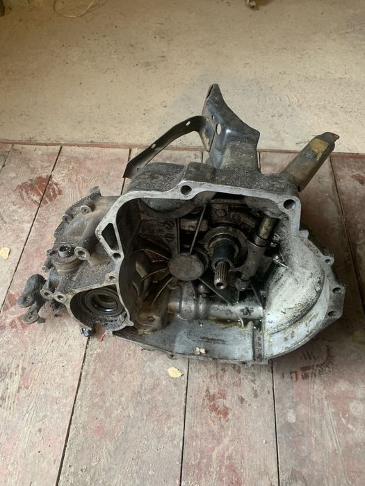 коробка nissan sunny/мазда/ нісан