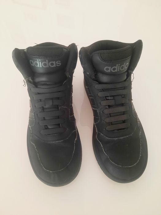 Sapatilhas Adidas pretas