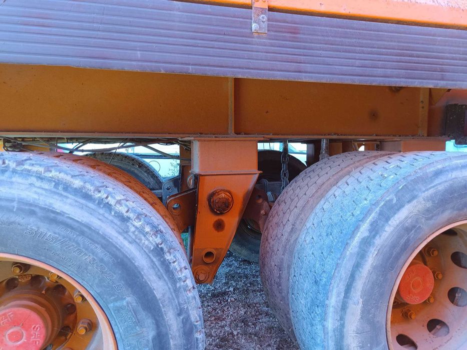 Semi reboque basculante