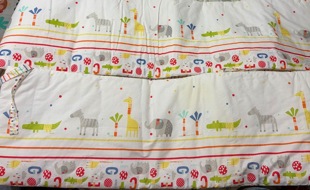 Бортики в кроватку Mothercare джунгли в идеальном состоянии