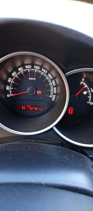 KIA VENGA 2018 automat czerwony