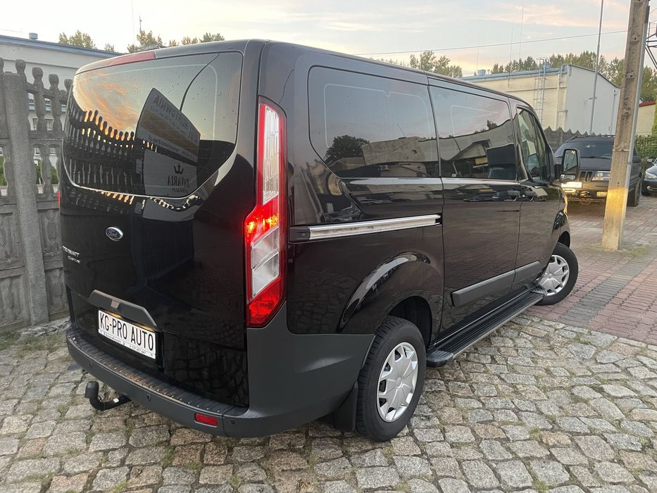 Wypożyczalnia, wynajem busa 8/9 osobowego Ford Transit Custom
