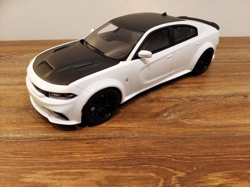 Dodge Charger SRT Hellcat 1:18 GT SPIRIT Bytom • OLX.pl