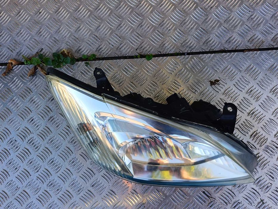 Lampa Prawy Przód Toyota Corolla E12 / Oryginał / Europa