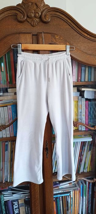 dresowe, welurowe spodnie SMYK. r. 128