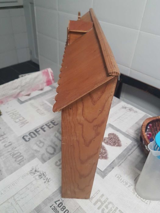 Movel expositor feito a mão