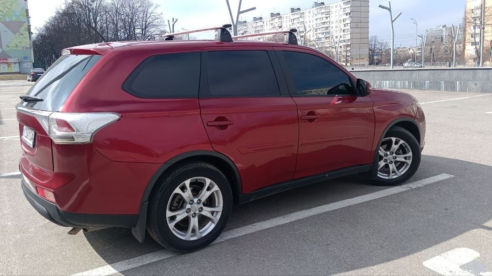 Mitsubishi Outlander 2.4  2014г