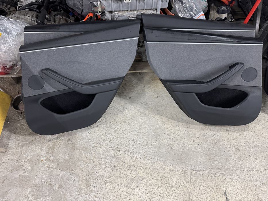 Карти , консоль model 3 , model y