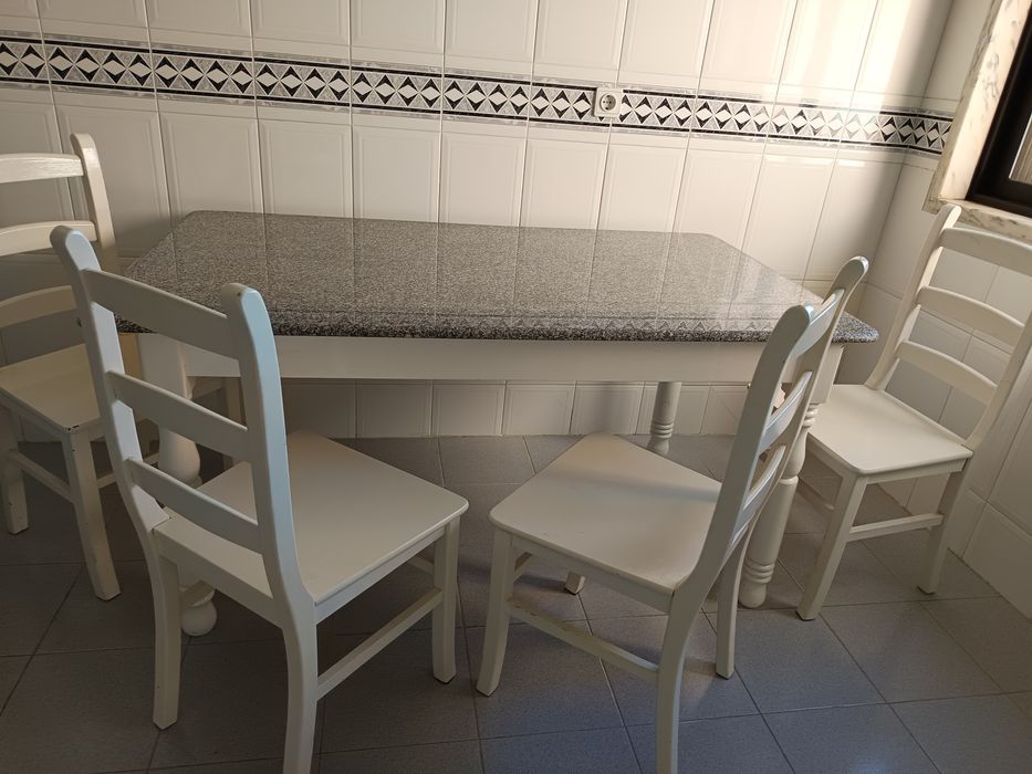 Mesa cozinha em granito (pedras salgadas) com 4 cadeiras