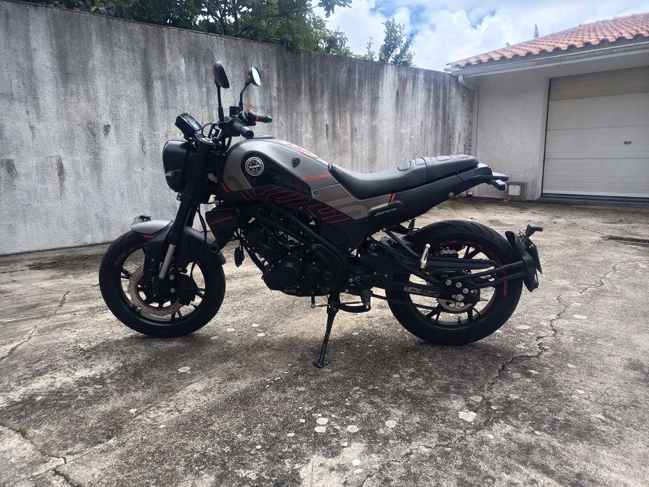 Moto Benelli leoncino 125