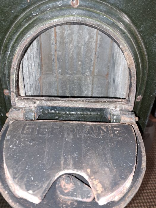 Piękny  Piec żeliwny przedwojenny GERMANE