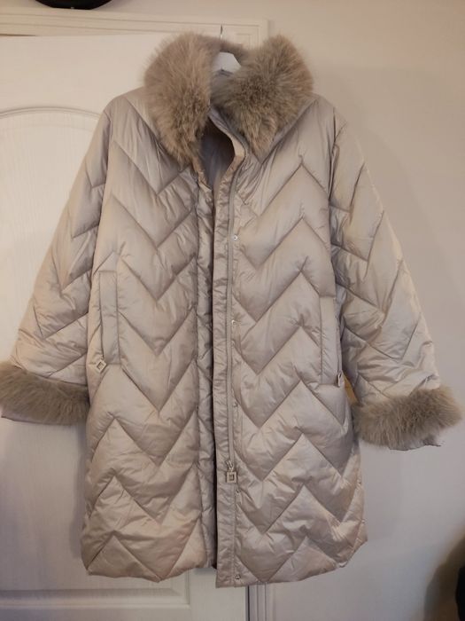 Sprzedam kurtkę damska, nową.44 rozmiar. 300 zł.