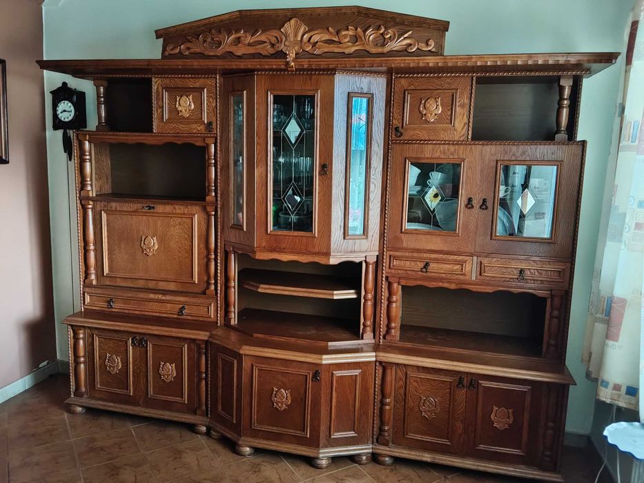 Meblościanka dąb rustykalny z witryną i barkiem / salon