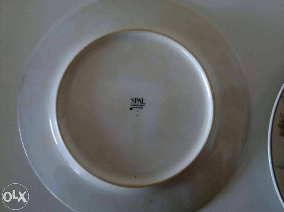 Two Decorative Plates435433640832552962