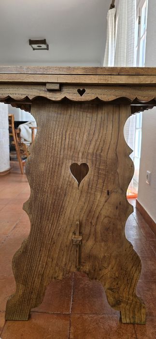 Mesa em Freixo maciço restaurada de raiz