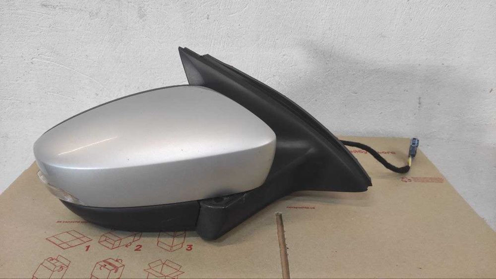 Seat Toledo IV Skoda Rapid LA7W дзеркало праве в НАЯВНОСТІ!