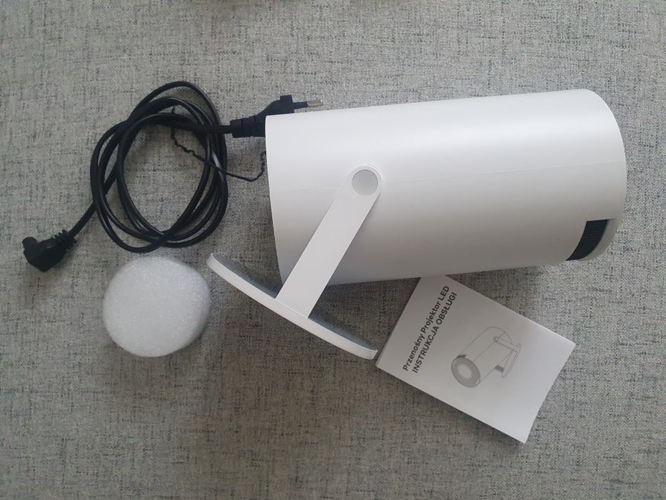 Przenośny projektor/rzutnik multimedialny z WiFi, HDMI, Bluetooth, USB, 40-130 cali, pilot