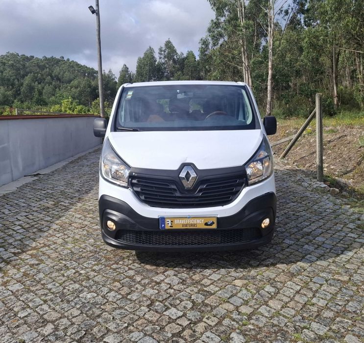 Renault Trafic 1.6 Dci Longa 9 Lugares  (COM IVA DEDUTIVEL INCLUIDO) de 2015