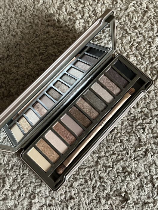 Urban Decay Naked 2 paleta cieni do powiek podwójny pędzel
