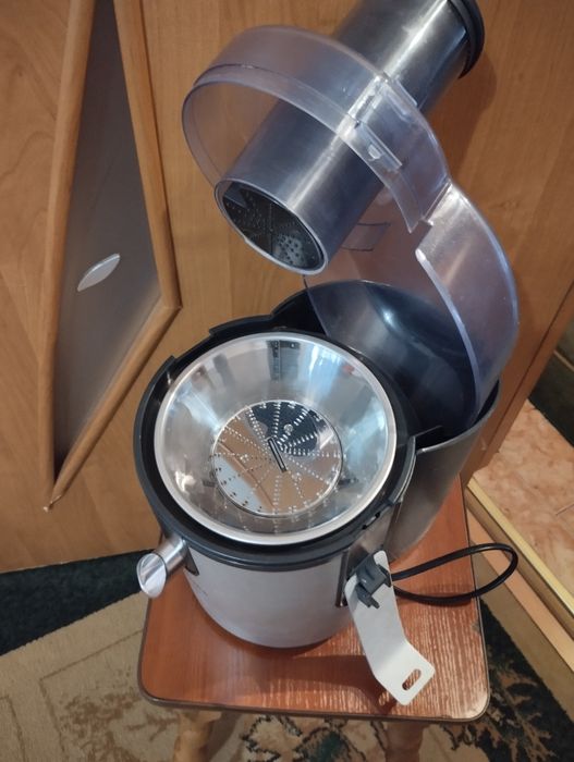 Соковыжималка Филипс Philips HR1861