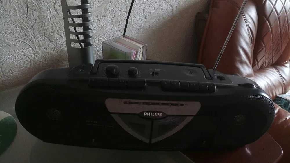 Магнитофон Philips