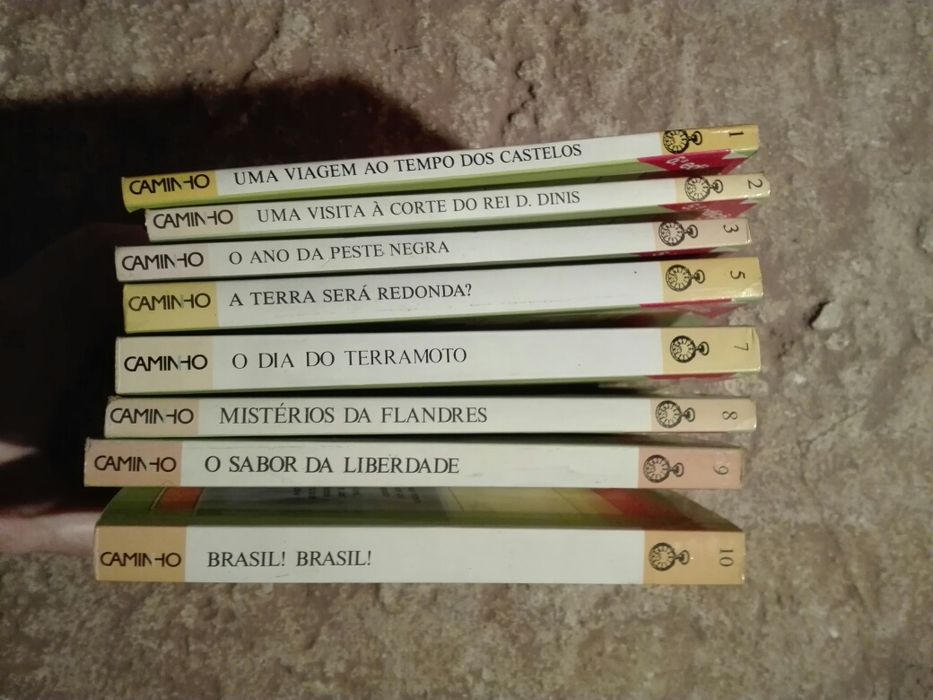 Livros infantis vários