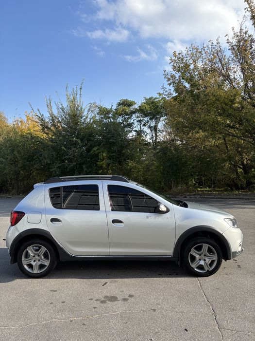 Продам Renault Sandero 2020