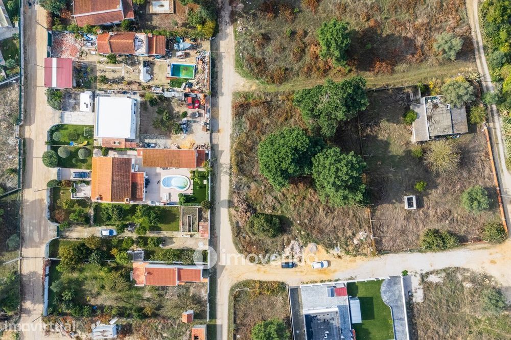 Terreno urbanizável em Palmela com 814 m²