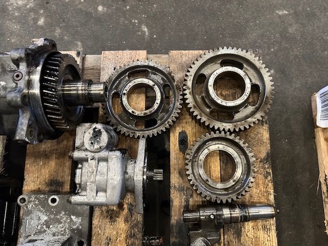 CUMMINS ISME 420 silnik spalinowy rozebrany