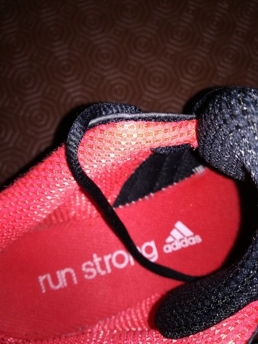 Ténis Adidas caminhada