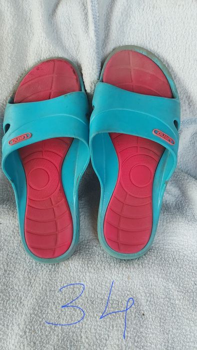 Віддам взуття дитяче