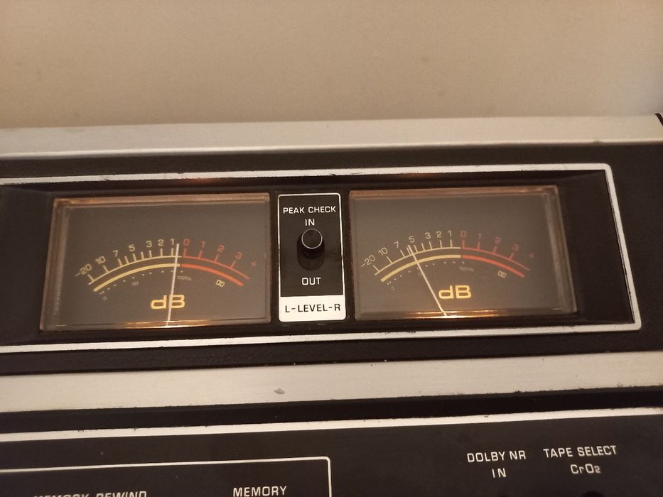 Technics RS-273 Cassette Player + Free Cassettes64729625289475121