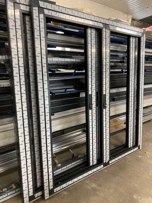 Drzwi dwuskrzydłowe aluminiowe