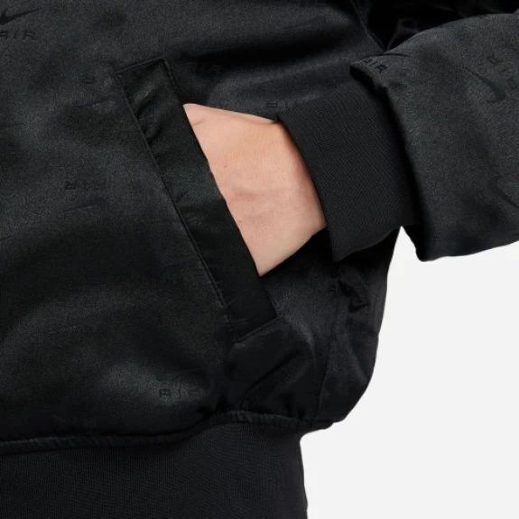 Куртка  бомпер  жіноча Nike S,m,XL,xxl