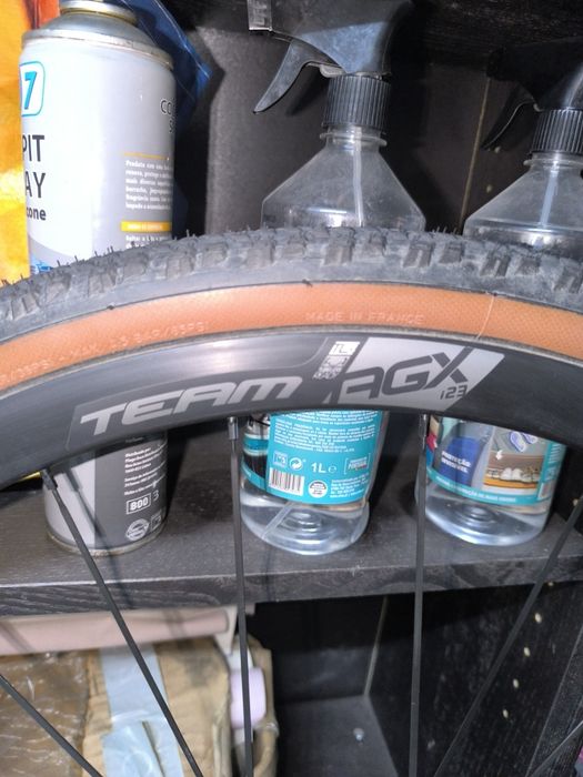 Rodas Vision Team Agx I23 Gravel 12V microspline + Pneus Pirelli Cinturato RC