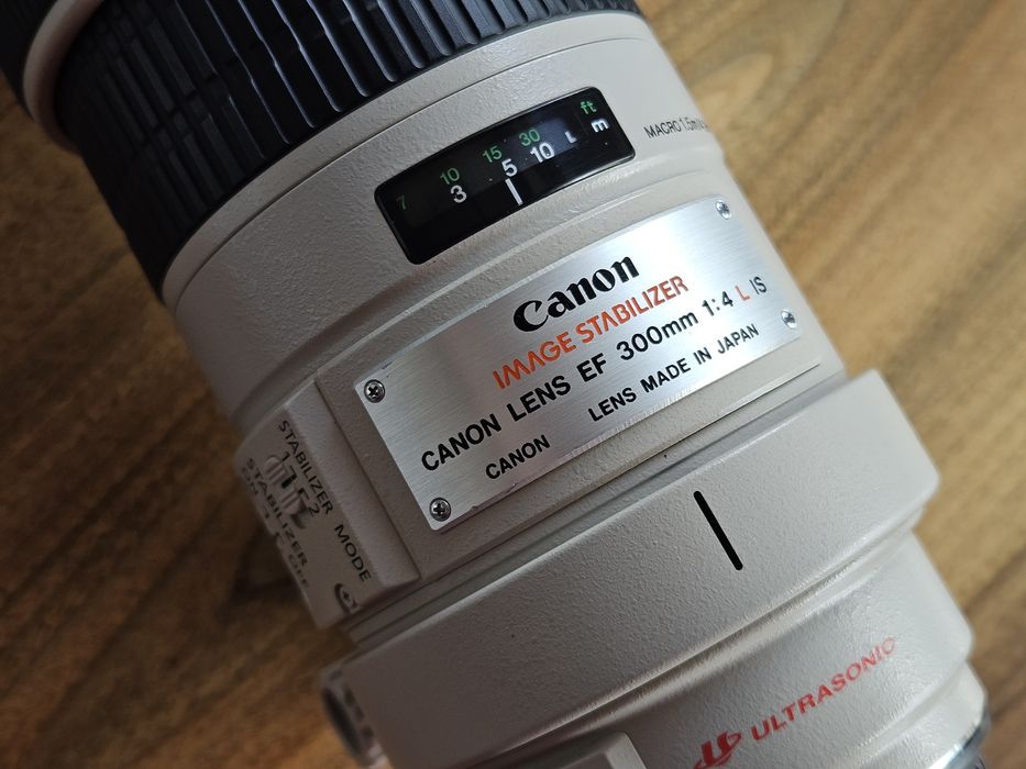 Легендарний Canon EF 300mm 4.0 L IS (ЯК НОВИЙ)