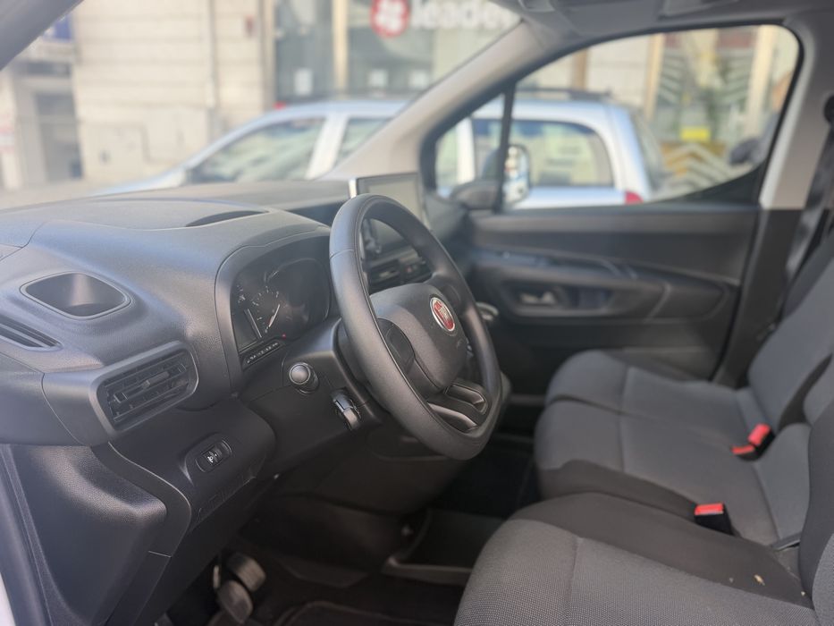 Fiat Doblo 1.5 HDI 2023 NACIONAL  !! 43 MIL KMS ( já tem iva 23 % ) NOVO MODELO