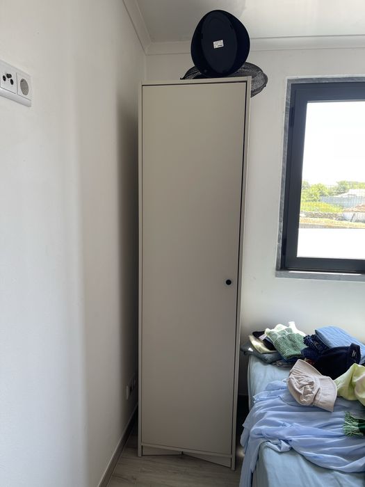 Vendo roupeiro de uma porta  40€