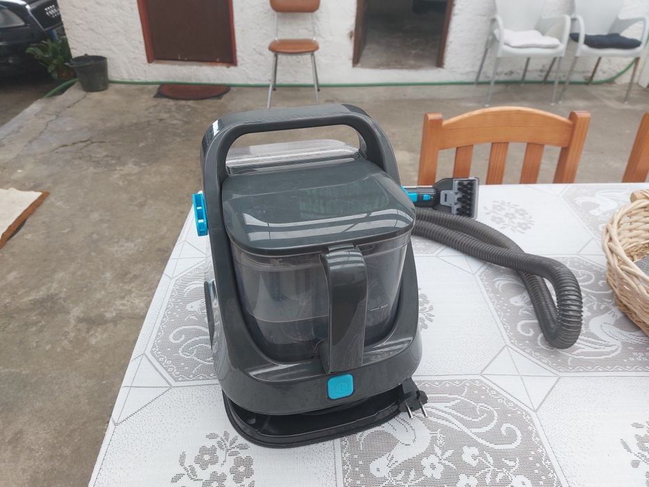 Vendo maquina de limpar e lavar estofos