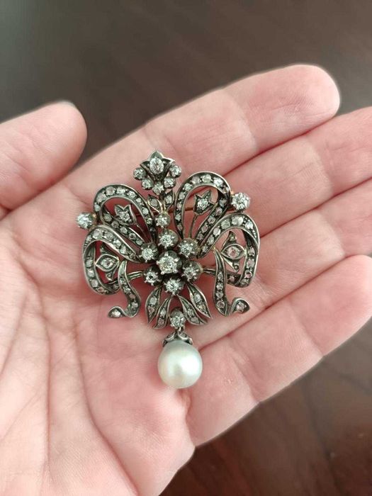 Joia Alfinete de Diamantes e Pérola