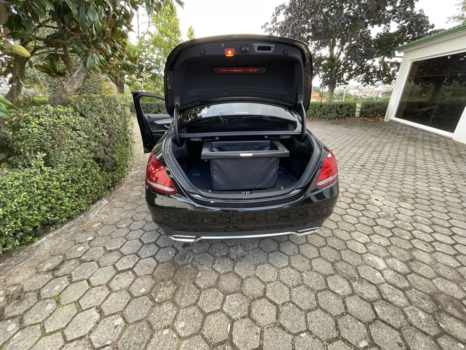 Mercedes-Benz C 300 h Sedan (Híbrido/Diesel) – Junho de 2015 – 212.000 km – Full Extras Premium
