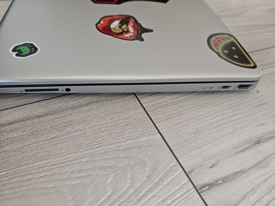 Laptop HP 15seq2404nw